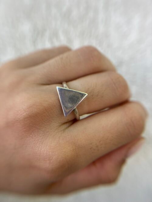 Anillo Triangulo